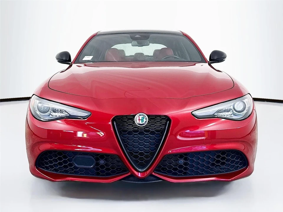 2023 Alfa Romeo Giulia - Image 2 of 21