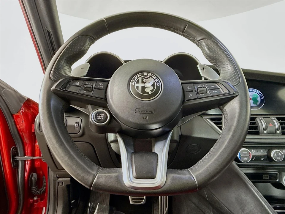 2023 Alfa Romeo Giulia - Image 11 of 21