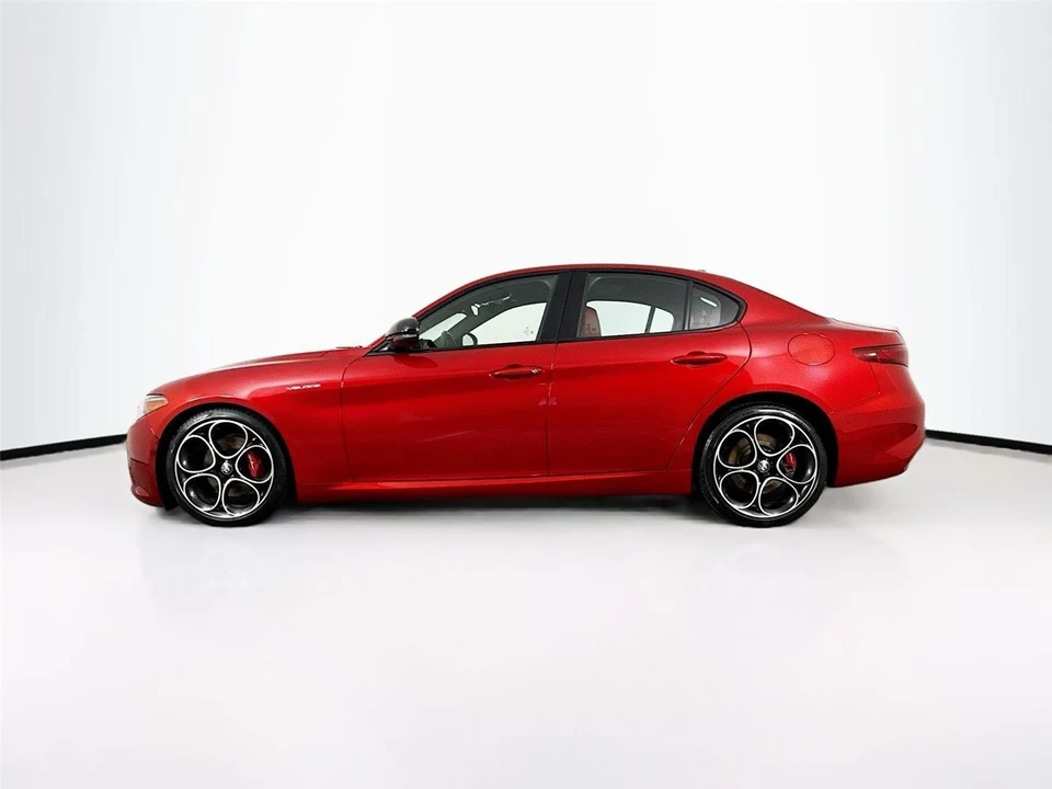 2023 Alfa Romeo Giulia - Image 4 of 21