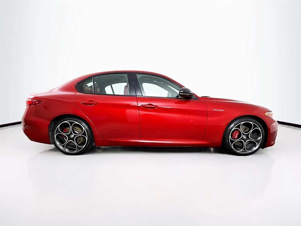 2023 Alfa Romeo Giulia - Image 8 of 21