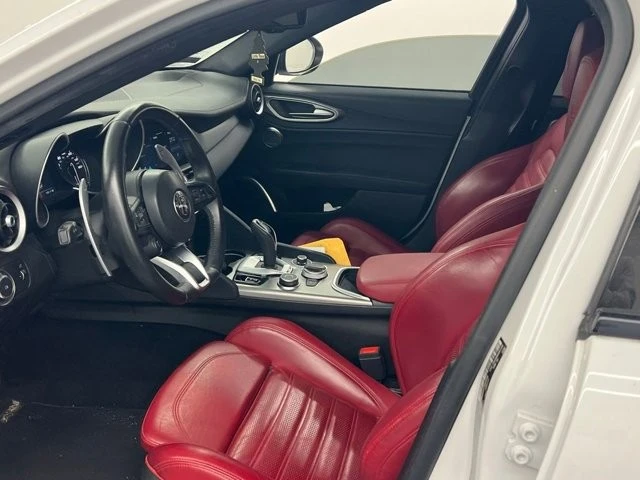 2023 Alfa Romeo Giulia - Image 8 of 12