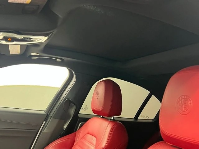 2023 Alfa Romeo Giulia - Image 10 of 12