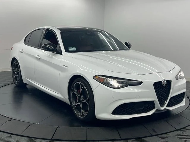 2023 Alfa Romeo Giulia - Image 3 of 12