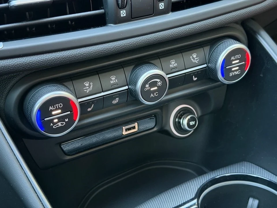 2023 Alfa Romeo Giulia - Image 19 of 21