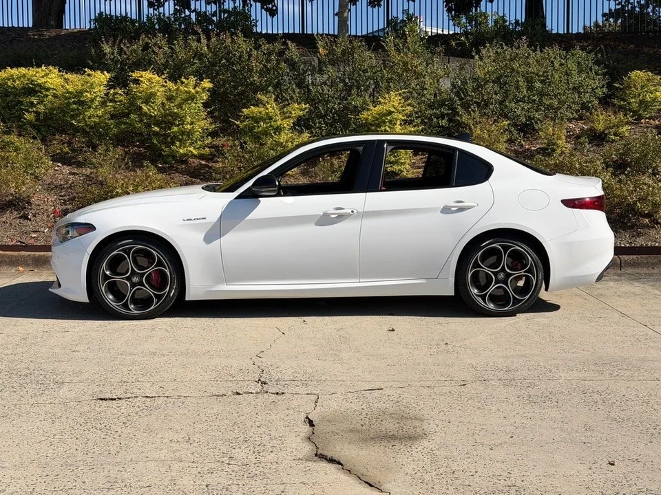 2023 Alfa Romeo Giulia - Image 7 of 21