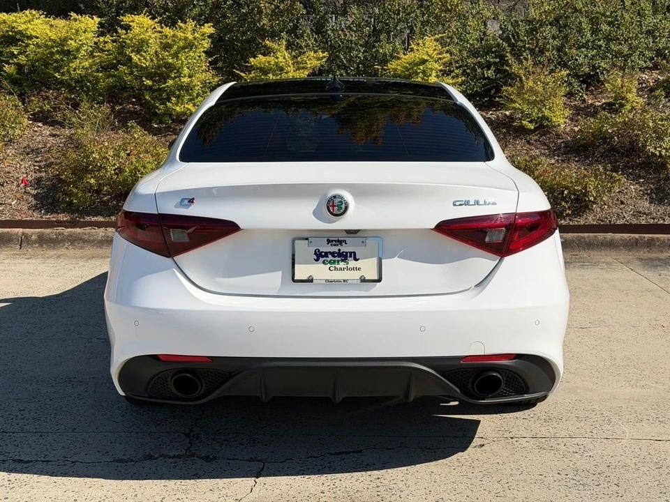 2023 Alfa Romeo Giulia - Image 5 of 21