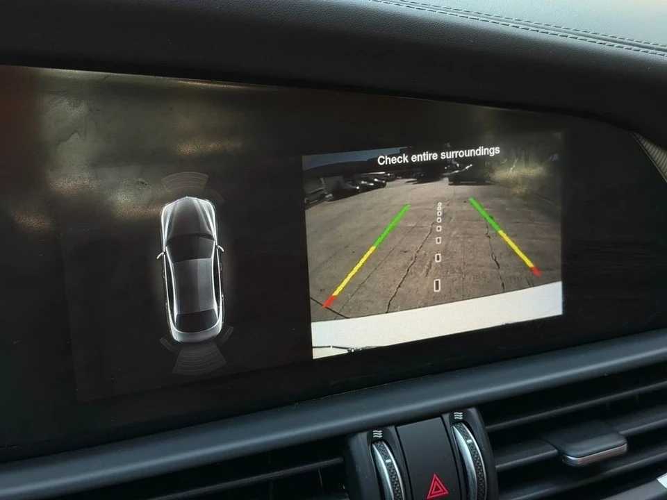 2023 Alfa Romeo Giulia - Image 18 of 21