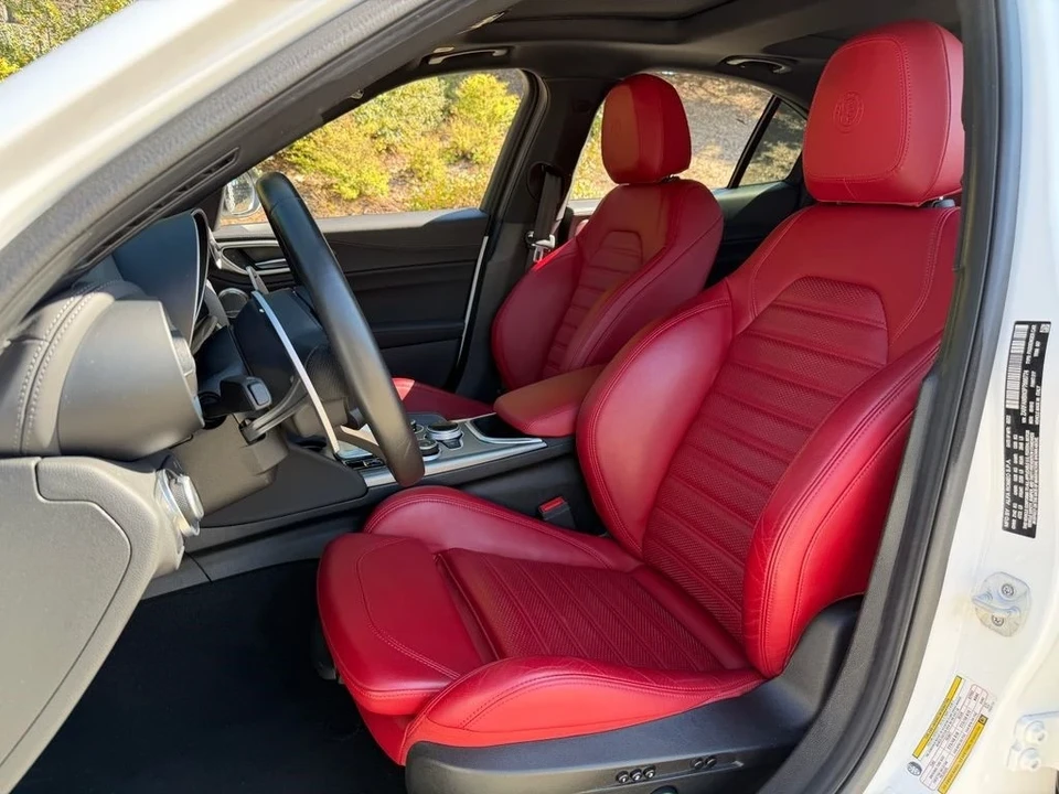 2023 Alfa Romeo Giulia - Image 14 of 21