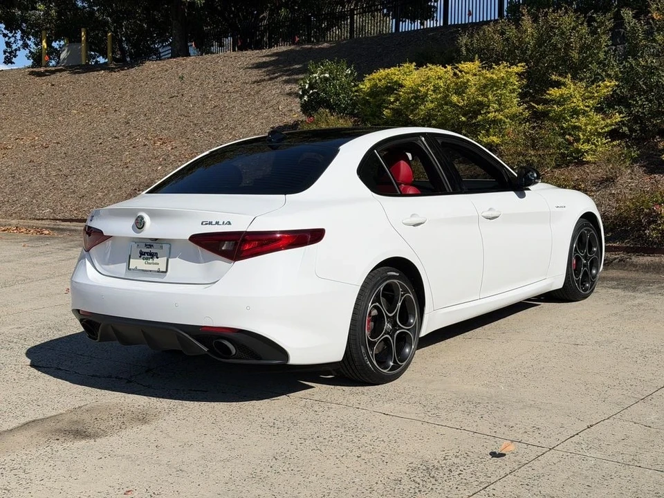 2023 Alfa Romeo Giulia - Image 3 of 21