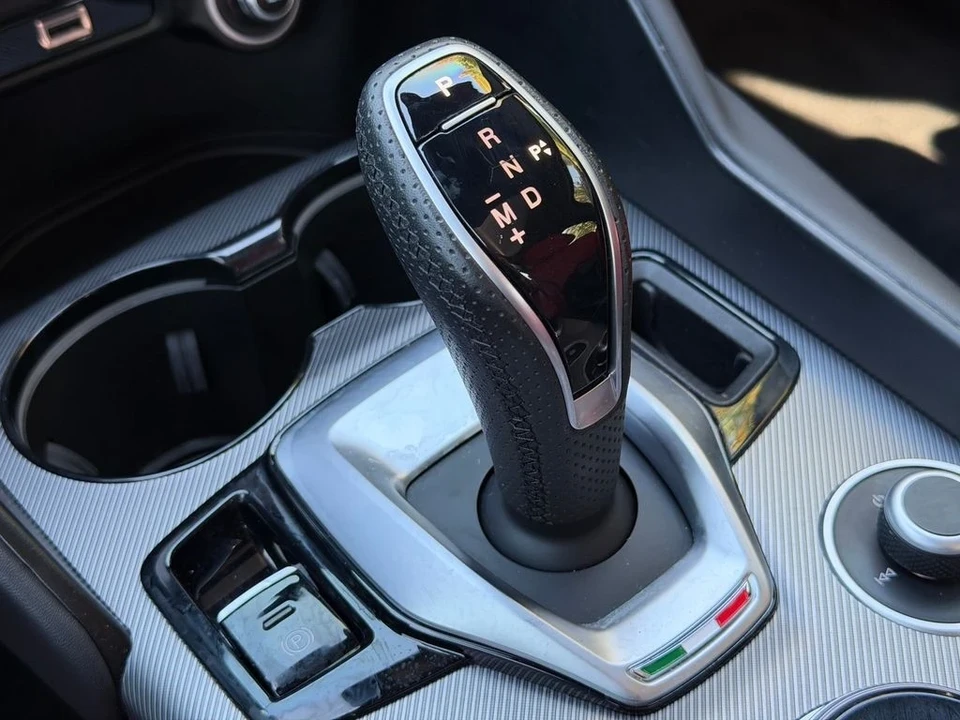 2023 Alfa Romeo Giulia - Image 20 of 21