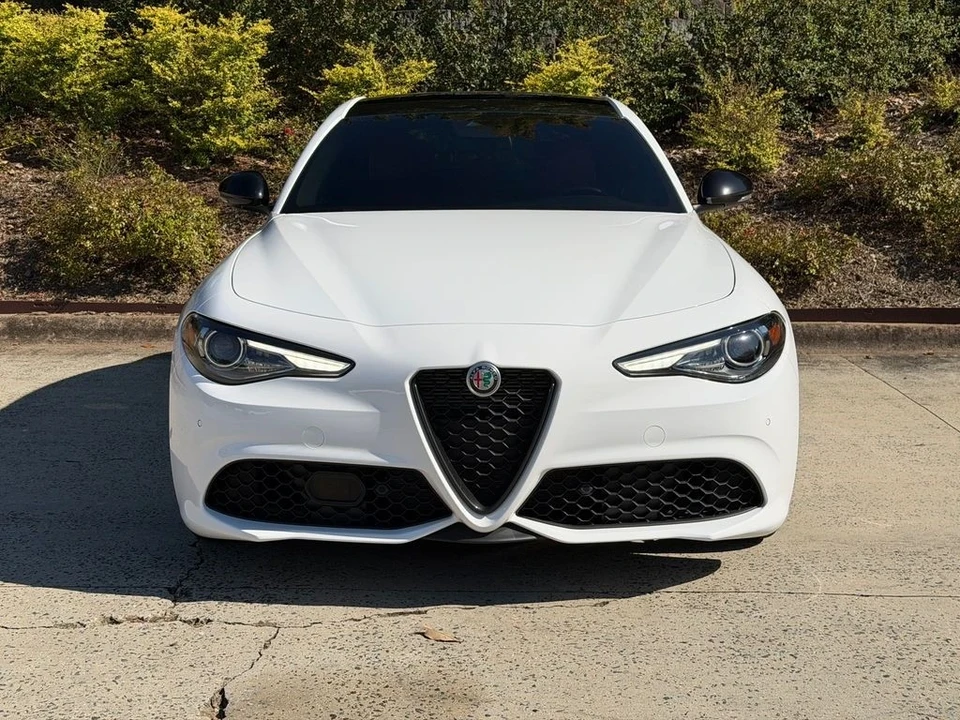 2023 Alfa Romeo Giulia - Image 9 of 21