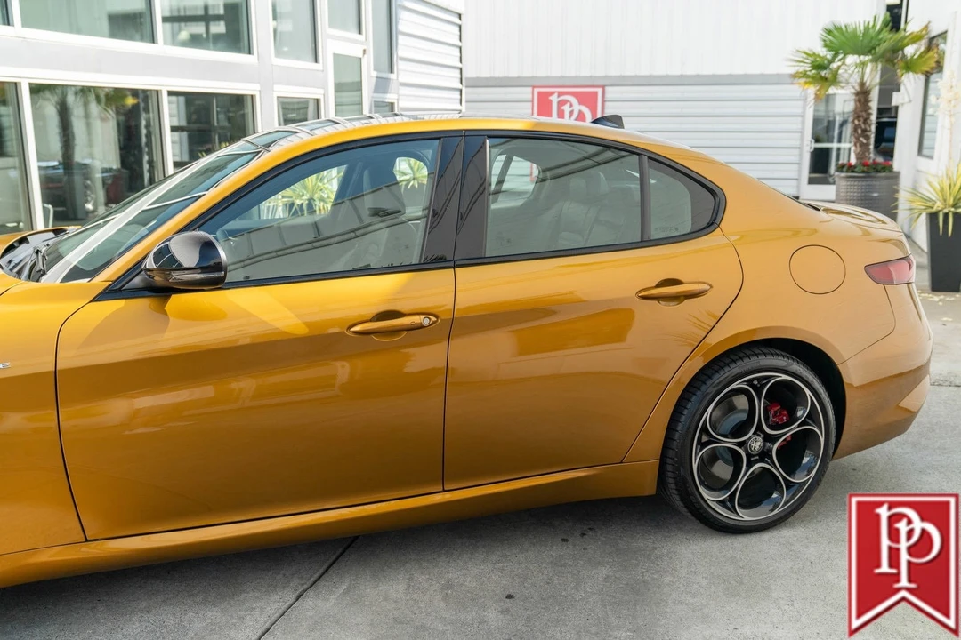 2023 Alfa Romeo Giulia - Image 4 of 21