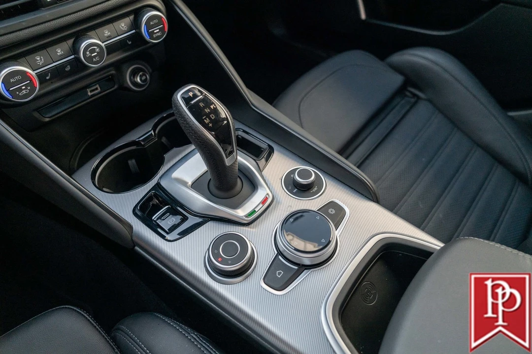 2023 Alfa Romeo Giulia - Image 20 of 21
