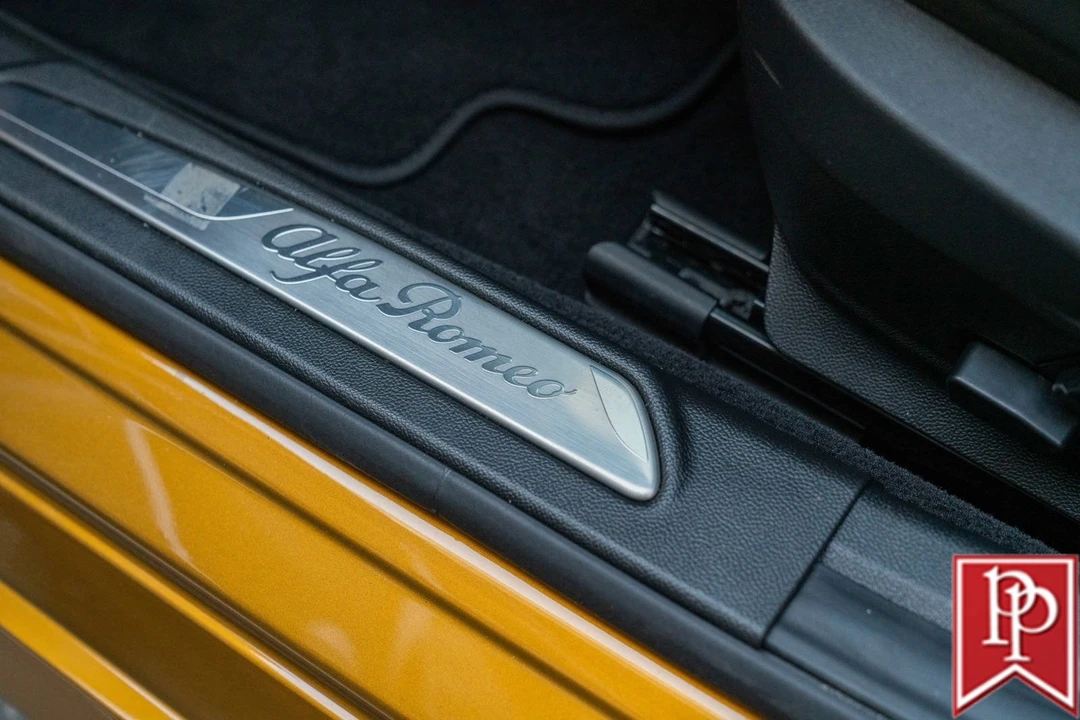 2023 Alfa Romeo Giulia - Image 12 of 21