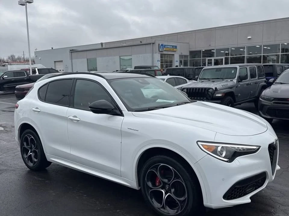 2023 Alfa Romeo Giulia - Image 3 of 19