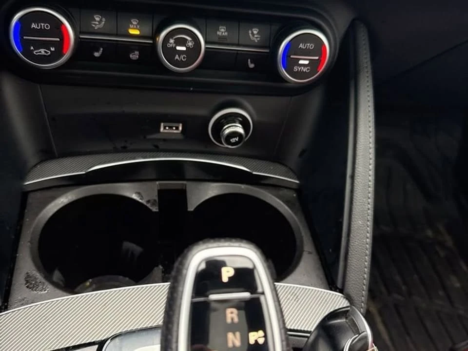 2023 Alfa Romeo Giulia - Image 15 of 19
