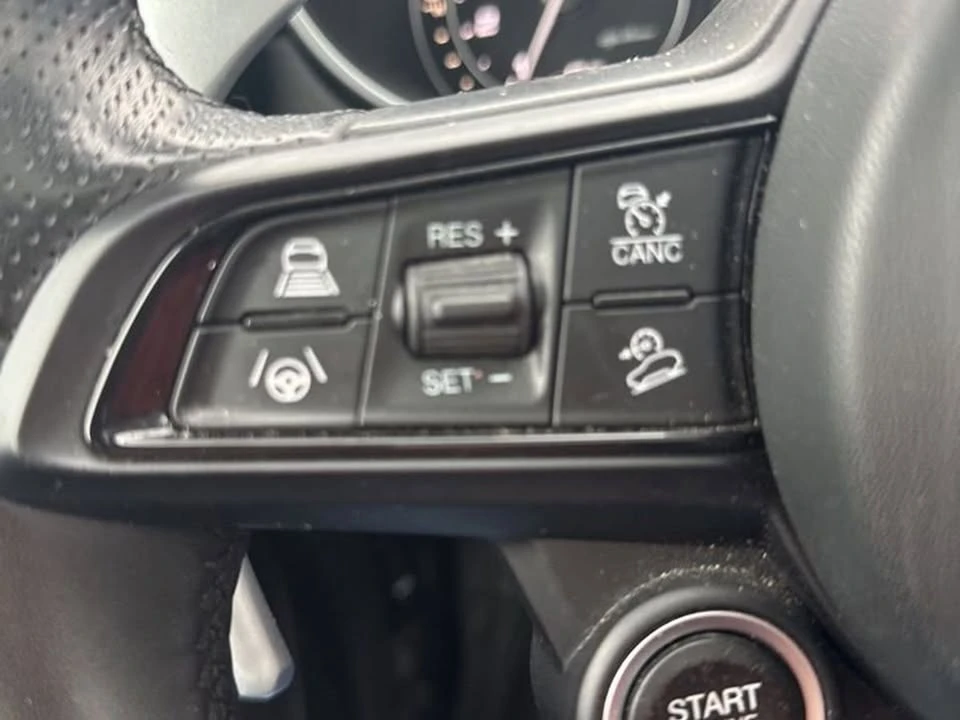 2023 Alfa Romeo Giulia - Image 17 of 19
