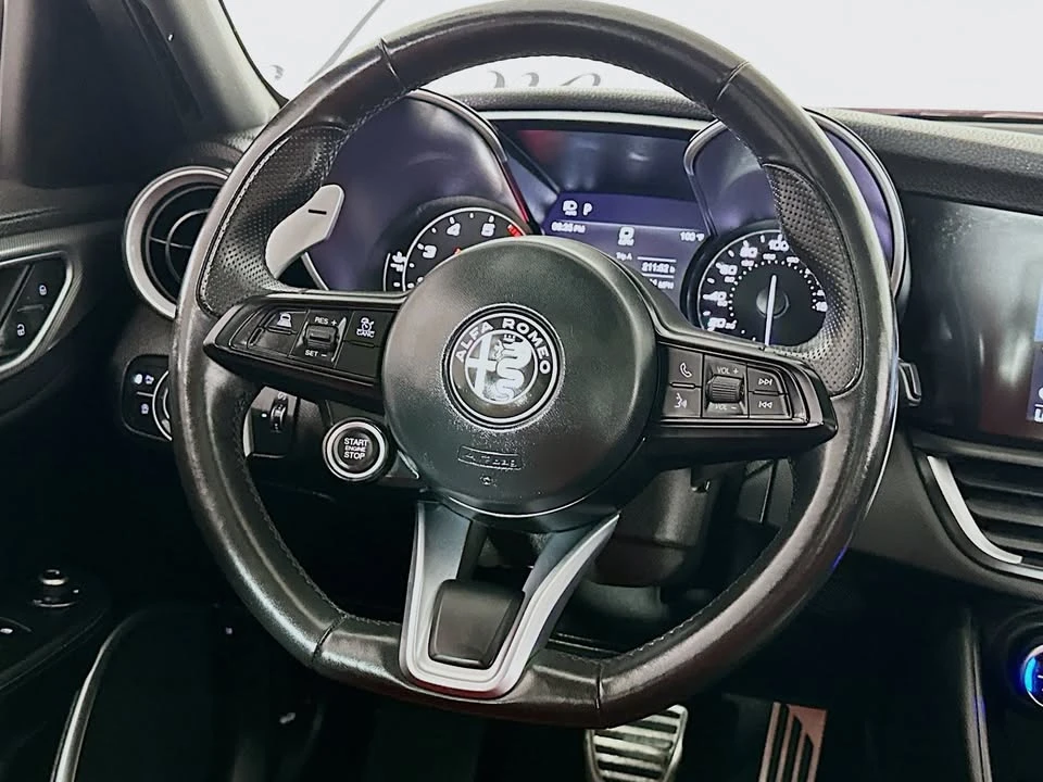 2023 Alfa Romeo Giulia - Image 8 of 20