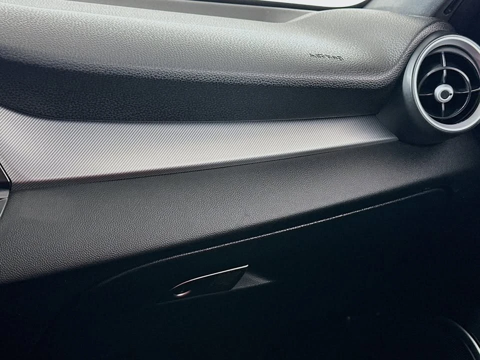 2023 Alfa Romeo Giulia - Image 16 of 20