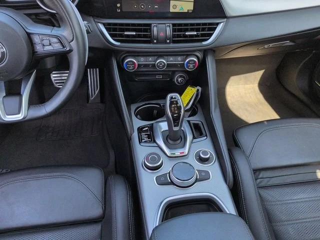 2023 Alfa Romeo Giulia - Image 16 of 19