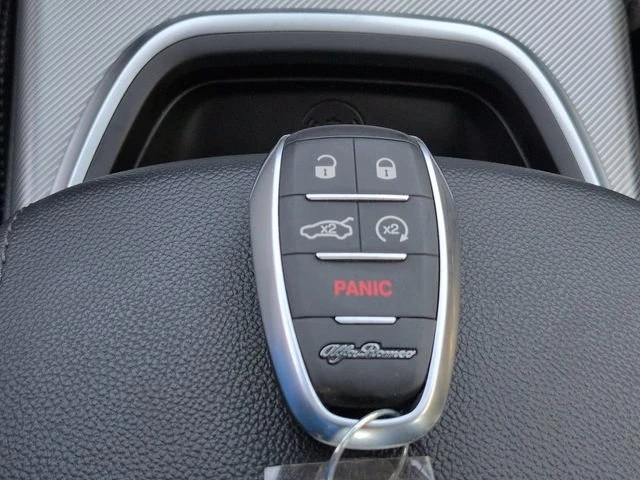 2023 Alfa Romeo Giulia - Image 19 of 19