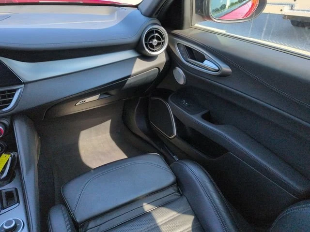 2023 Alfa Romeo Giulia - Image 14 of 19