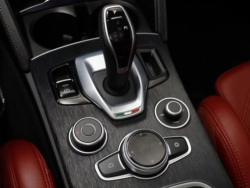 2023 Alfa Romeo Stelvio - Image 12 of 20