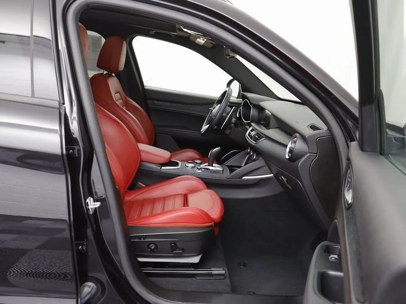 2023 Alfa Romeo Stelvio - Image 19 of 20
