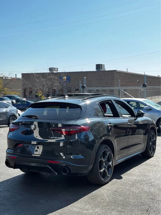 2023 Alfa Romeo Stelvio - Image 4 of 18