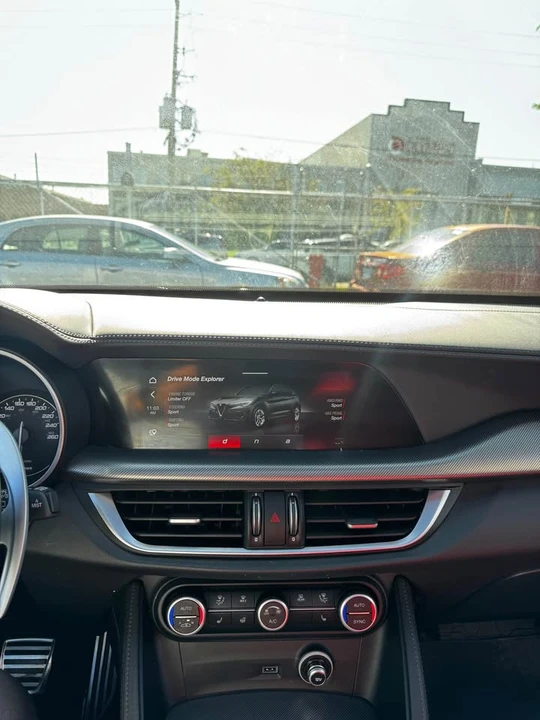 2023 Alfa Romeo Stelvio - Image 12 of 18