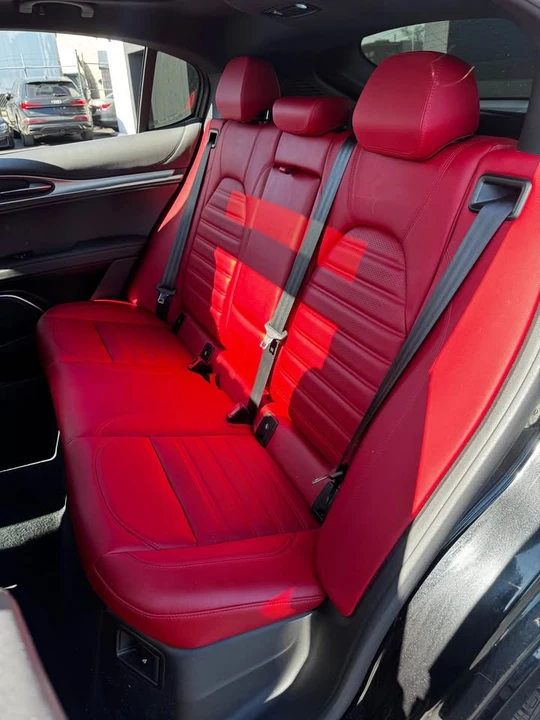 2023 Alfa Romeo Stelvio - Image 15 of 18
