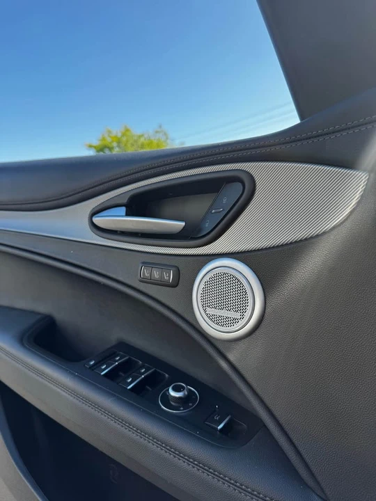 2023 Alfa Romeo Stelvio - Image 17 of 18