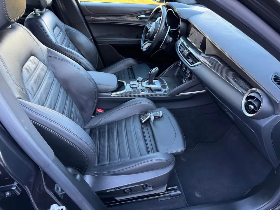 2023 Alfa Romeo Stelvio - Image 16 of 19