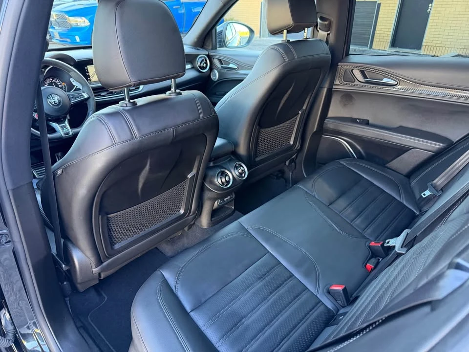 2023 Alfa Romeo Stelvio - Image 15 of 19