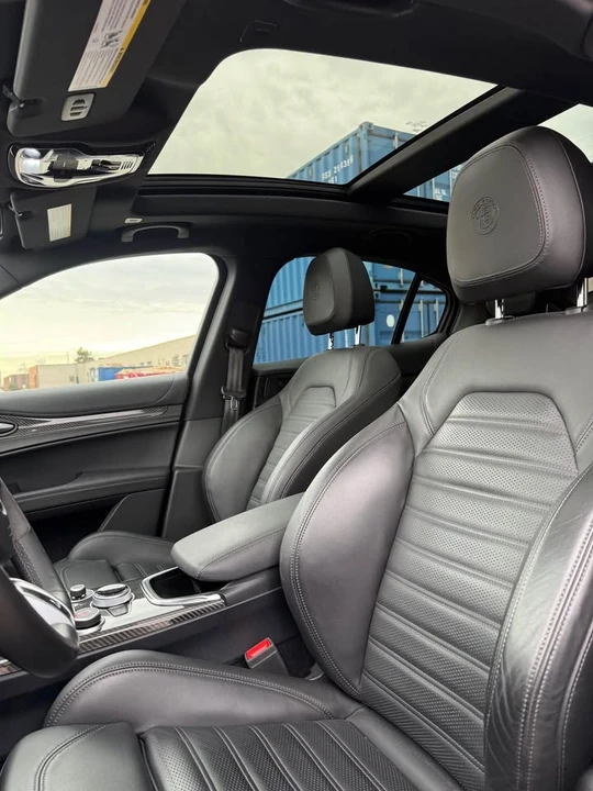 2023 Alfa Romeo Stelvio - Image 7 of 12