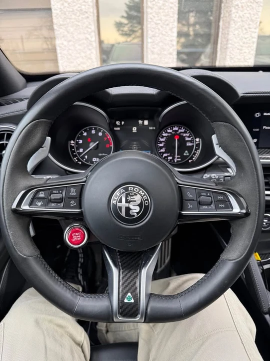 2023 Alfa Romeo Stelvio - Image 11 of 12