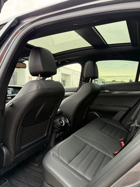 2023 Alfa Romeo Stelvio - Image 6 of 12