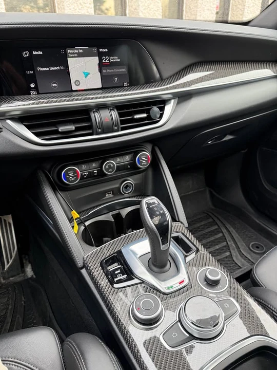 2023 Alfa Romeo Stelvio - Image 10 of 12