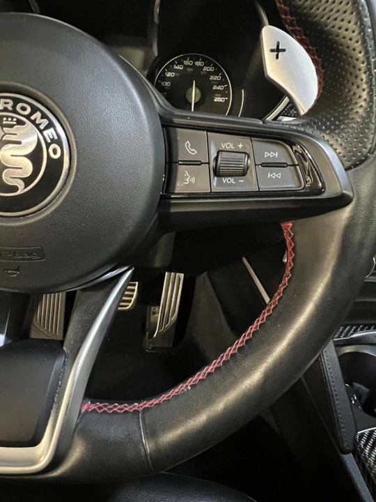 2023 Alfa Romeo Stelvio - Image 8 of 19