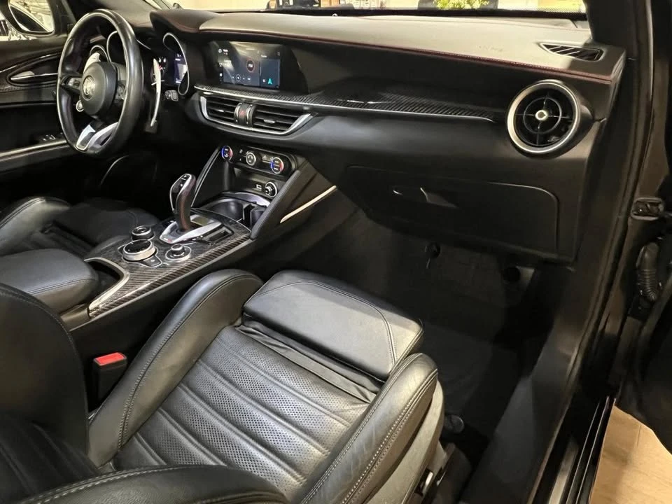 2023 Alfa Romeo Stelvio - Image 11 of 19
