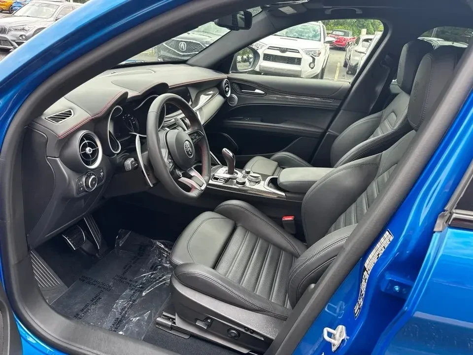 2023 Alfa Romeo Stelvio - Image 12 of 20