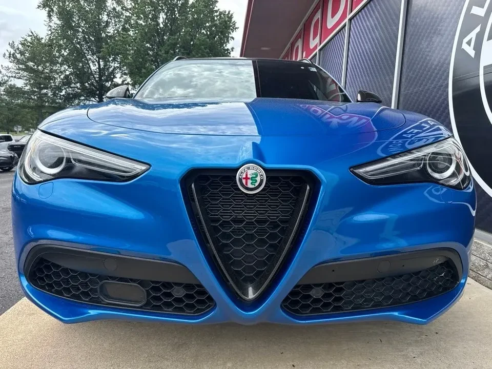 2023 Alfa Romeo Stelvio - Image 2 of 20