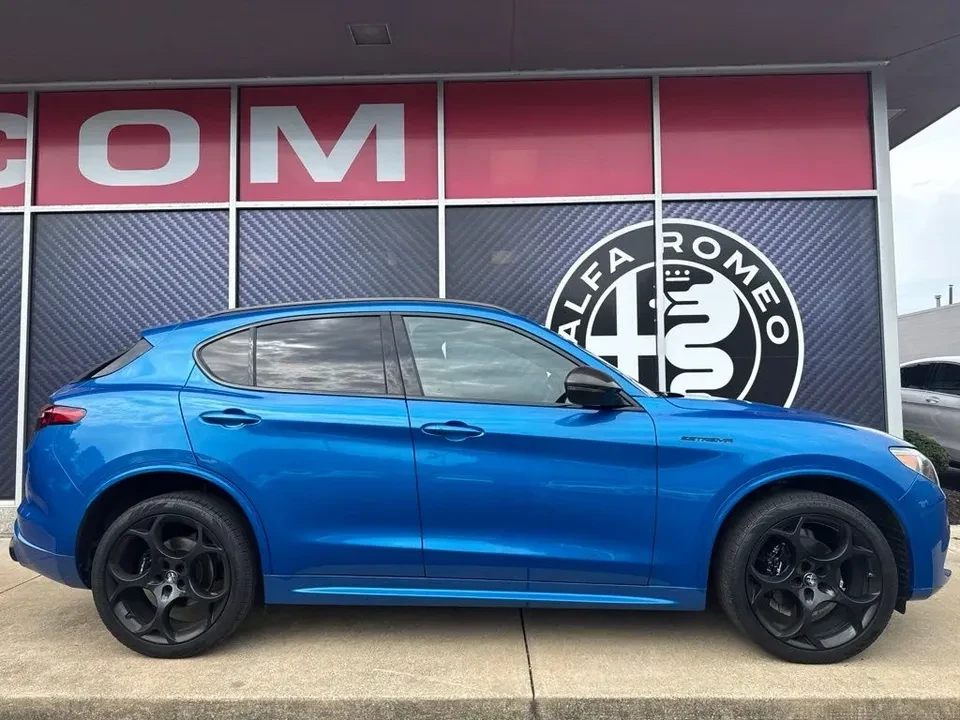 2023 Alfa Romeo Stelvio - Image 3 of 20