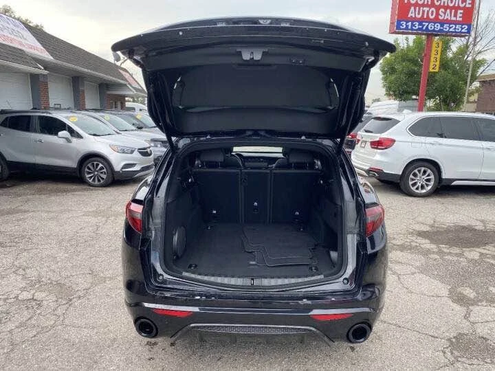 2023 Alfa Romeo Stelvio - Image 9 of 14