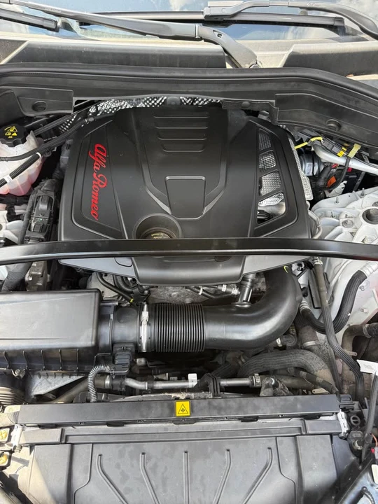 2023 Alfa Romeo Stelvio - Image 14 of 15