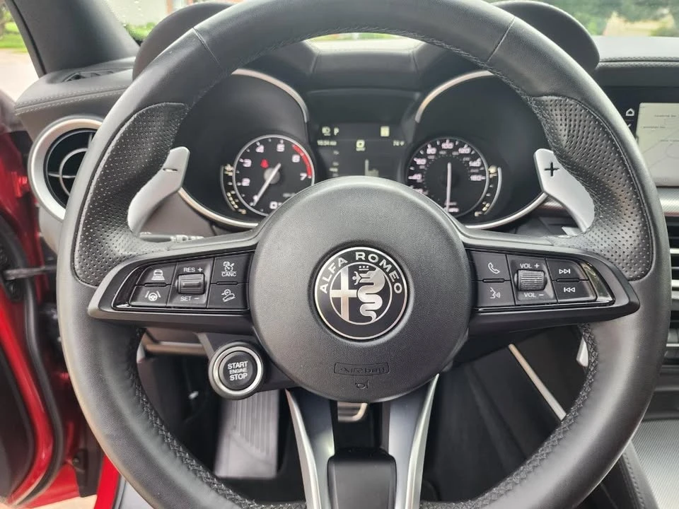 2023 Alfa Romeo Stelvio - Image 16 of 20