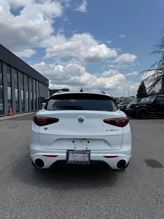 2023 Alfa Romeo Stelvio - Image 5 of 15