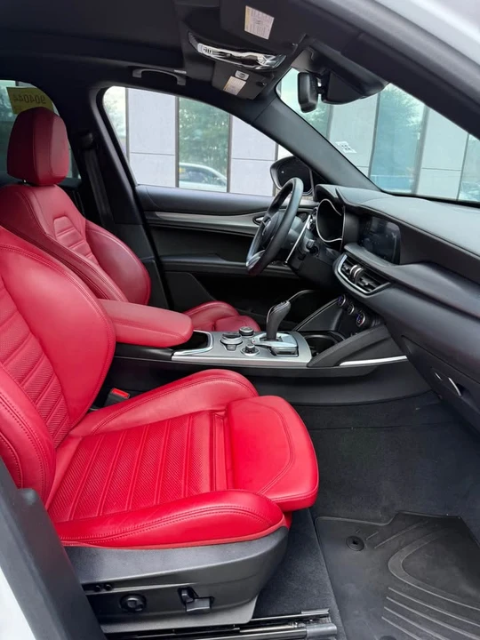 2023 Alfa Romeo Stelvio - Image 10 of 15