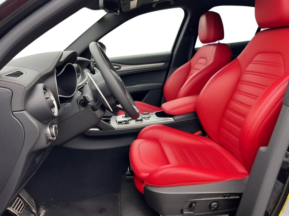2023 Alfa Romeo Stelvio - Image 5 of 12