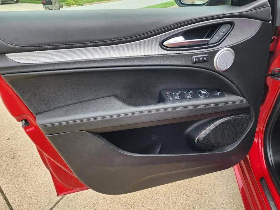 2023 Alfa Romeo Stelvio - Image 15 of 20